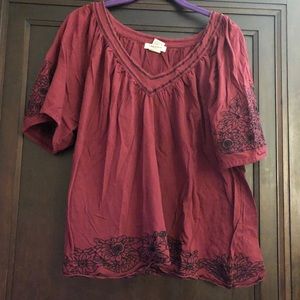 Maroon short sleeve shirt